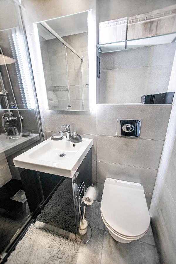 ורשה Charming Apt Next To Lazienki Park And City Center מראה חיצוני תמונה