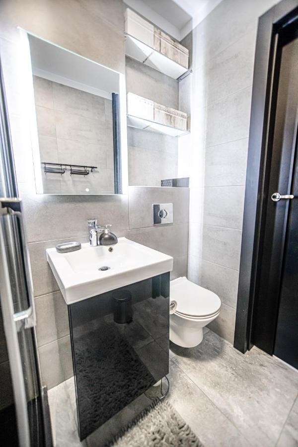ורשה Charming Apt Next To Lazienki Park And City Center מראה חיצוני תמונה